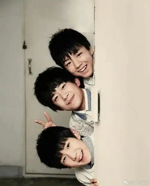 tfboys合照十年前vs十年后##王俊凯王源易烊千玺今天又近了一步