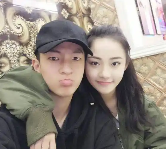 三部女主剧同时在播,5搭许凯获于正力捧,她还是屈楚萧同班同学_吴佳怡