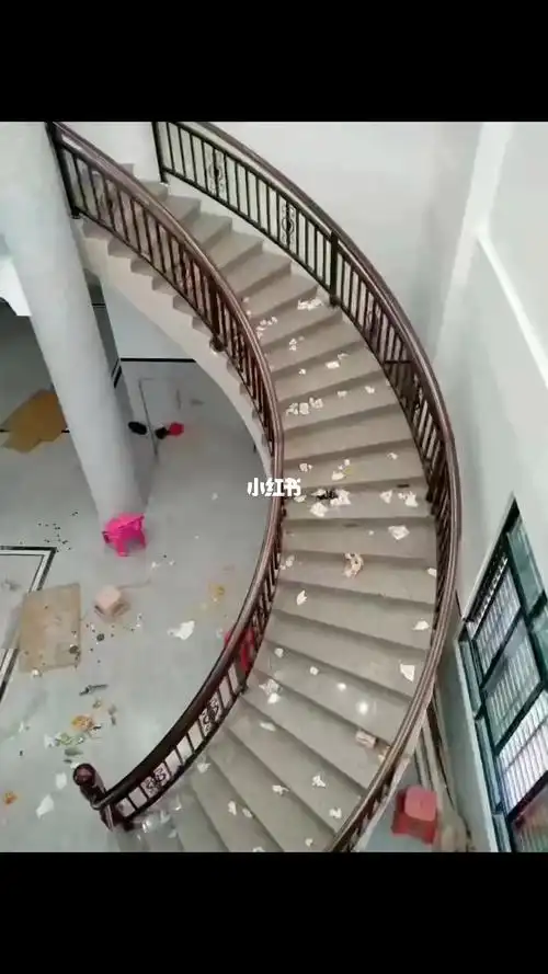 只做精密焊接转弯抹角铝艺楼梯扶手