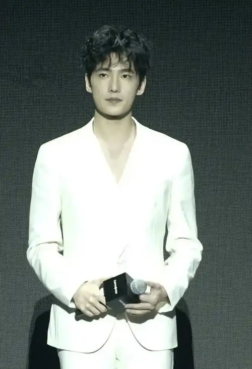 一问一答 | 胡夏,杨洋,绿茶小花,古力娜扎李一桐,李雪琴王一通,范丞丞