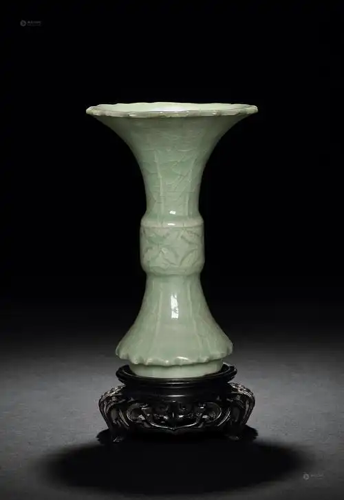 【明 龙泉窑花卉纹觚】拍卖品_图片_价格_鉴赏_明代单色釉瓷器_雅昌