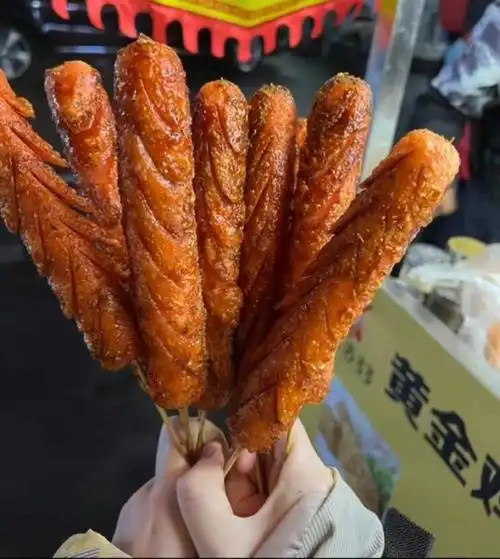 抖音坐等手拿十根烤肠图片实拍表情包高清版 v1.0_吉祥软件站