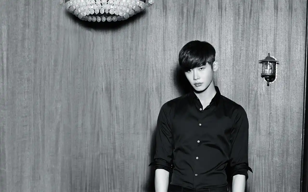 韩国帅气李钟硕时尚写真桌面壁纸高清大图预览1920x1080_日韩明星下载