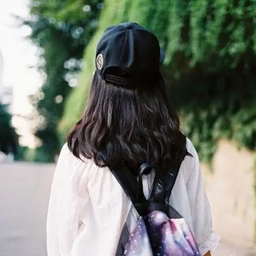 背影图片女生唯美伤感,回忆像个说书人