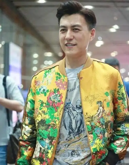 男生"锅盖头"发型过时了,这3款短发才适合夏天剪,清爽又帅气(男士发型