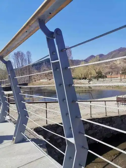 绳索护栏原料:低碳钢丝,铝镁合金丝,不锈钢丝等.