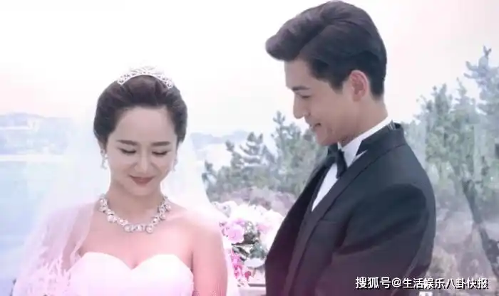 本来杨紫和邓伦都属于娱乐圈的俊男靓女,但是我们看到新郎和新娘好像