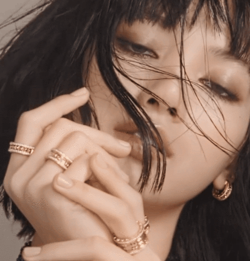 钟楚曦的牛奶肌大美背也太迷人了选对露背装你也可以成为背撩