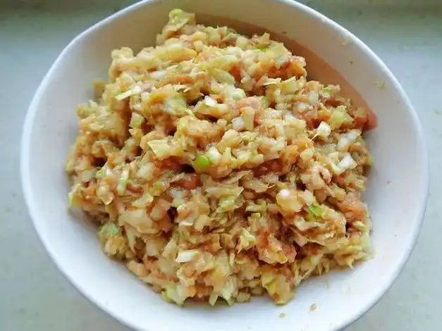 白菜猪肉饺子馅的做法小窍门白菜不出水饺子汁多鲜美