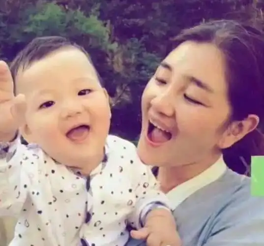 降央卓玛:嫁普通老公,给5个兄弟买车,被婆婆当亲女儿疼爱