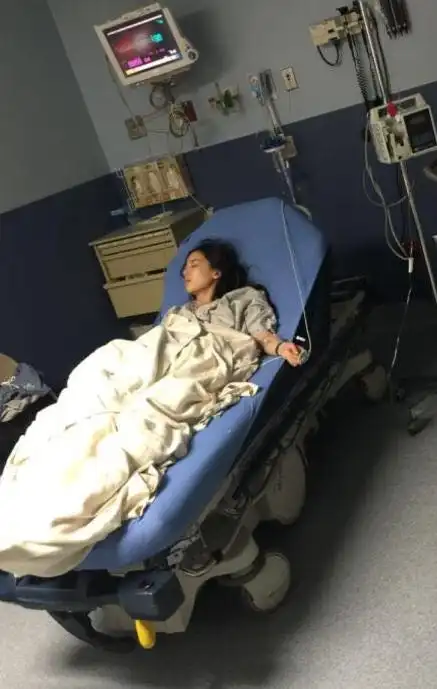 详解黄圣依奥斯卡晕倒事件始末其两天后回国