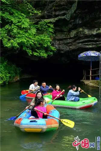 竹林漂流地下河探险受青睐