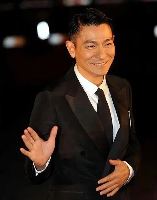 上榜了!最近刘德华官宣2024年演唱会,阵容强大网友欢呼!