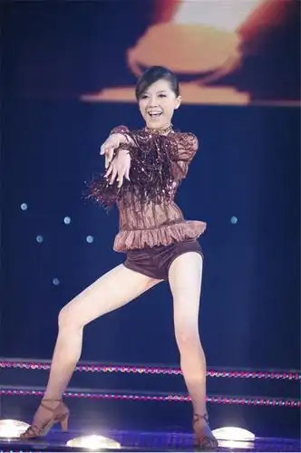 她曾是红极一时的超女,年少轻狂自毁前途,如今32岁幸福成这样?