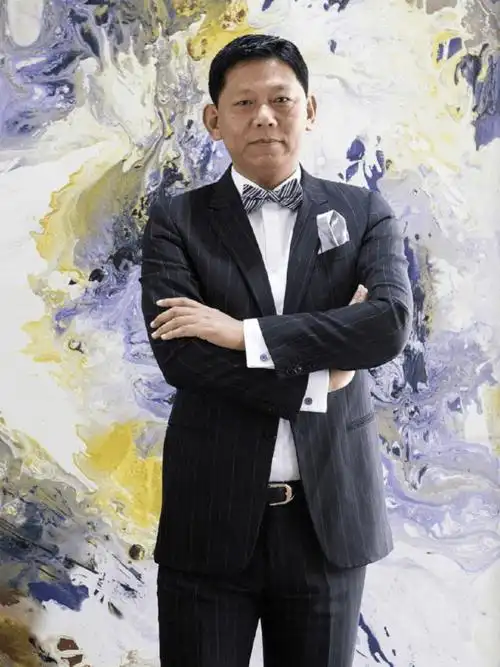 因作品引发美国主流社会广泛的关注,著名画家曹俊正在美国掀起"曹俊