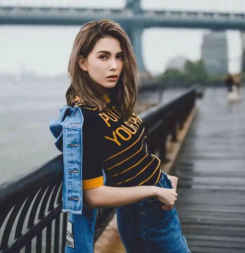 宠妻狂魔周杰伦昆凌ins上甜蜜互动疯狂撒狗粮是什么使周董变成三国