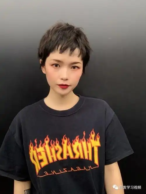 2021巨火网红超a超短发定型烫