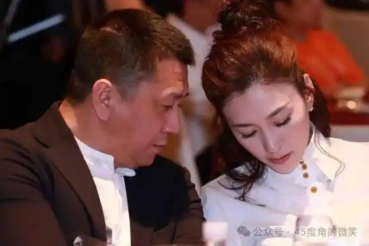 《烟火人家》亲友团:梁静的老公是导演,李小冉的丈夫是制片人_马思纯