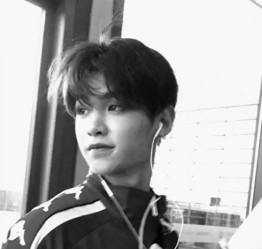 黄明昊头像范丞丞黄明昊justin情侣头像合集2