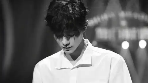 电脑壁纸>明星>大陆明星>x玖少年团肖战时尚魅力帅气写真> > 电脑壁纸