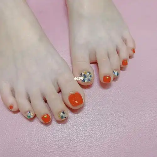 夏日显白红色复古美甲脚指甲