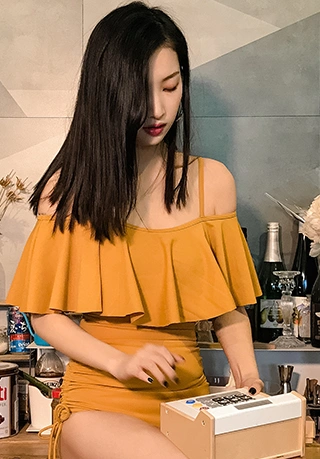 胸小的妹子这样选泳衣,不仅好看,还不会暴露平胸惹尴尬