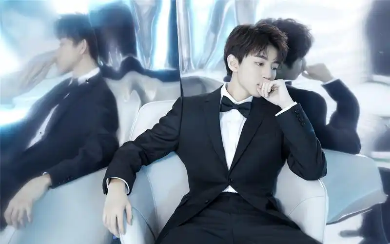 王俊凯绅士帅气图片桌面壁纸