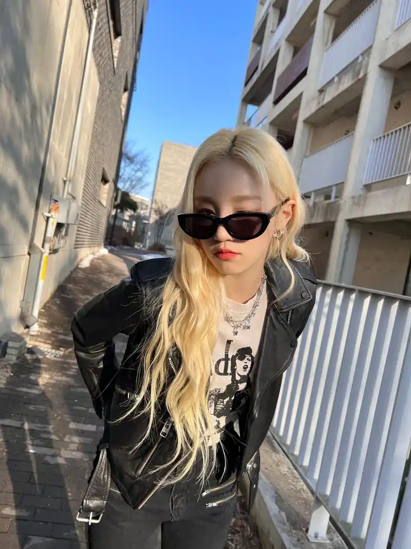 宋雨琦 金发造型戴墨镜好帅