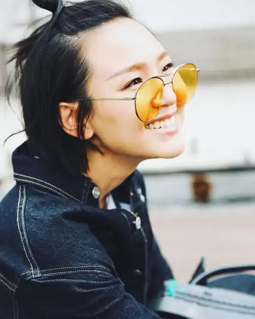 p>周笔畅,1985年7月26日出生于湖南省长沙市,华语流行乐女歌手,词曲