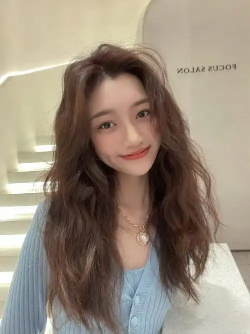 温柔慵懒法式烫中长发女生这样烫太好看啦(2) - 女生长发 - 发型社