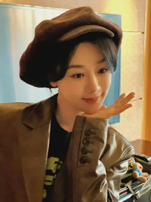 9月3日,杨紫晒出一组照片,引发热议