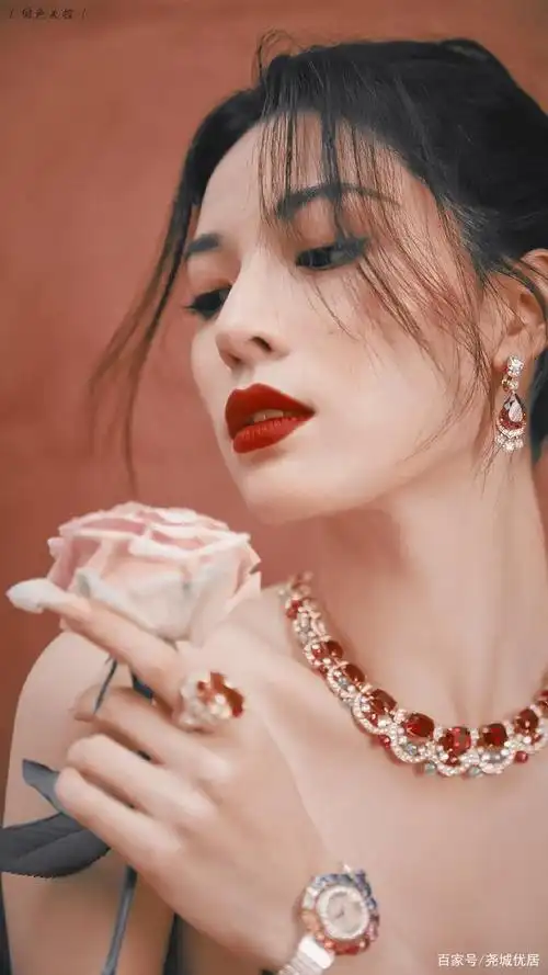 明星钟楚曦图集