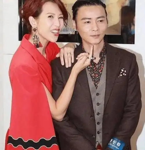蔡少芬刘銮雄 蔡少芬刘銮雄合照插图1