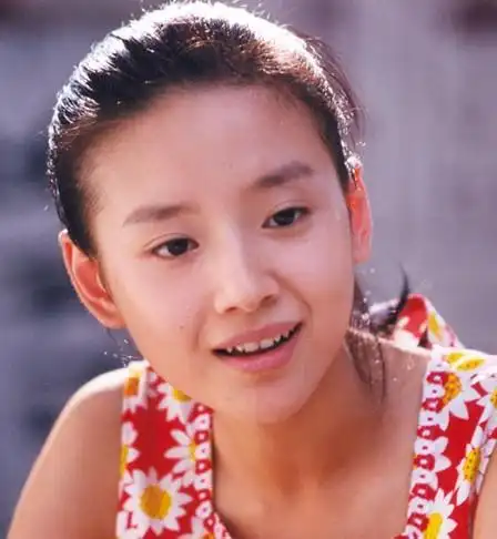 作为长相最古典的"谋女郎",董洁却并未借此迎来属于她的"幸福时光"