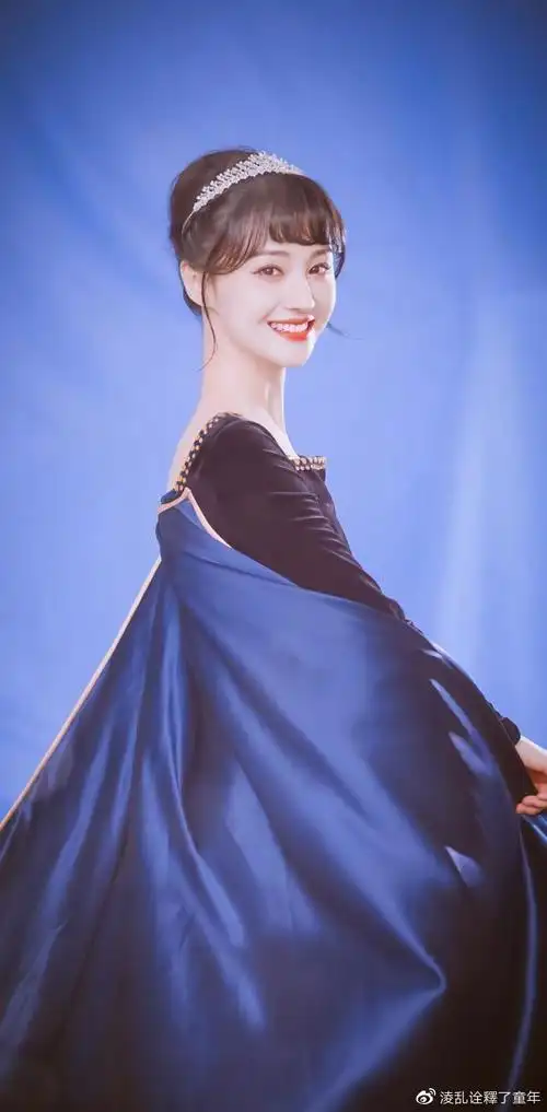 郑爽甜美少女公主裙绝美写真壁纸.