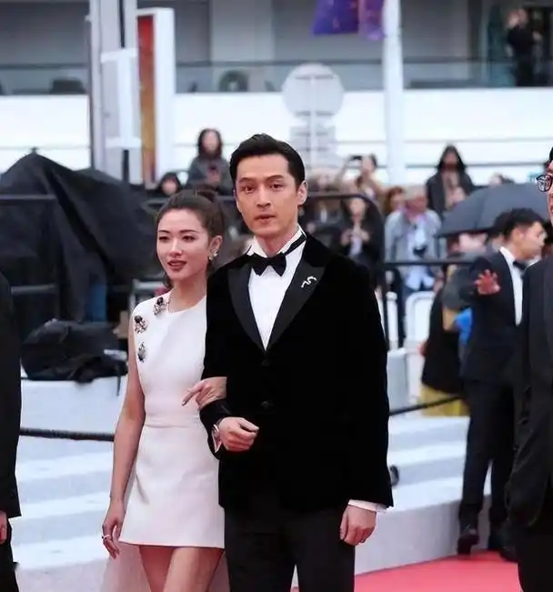 胡歌携妻子现身《繁花》:胡歌那么多"前女友",为何偏偏娶她?