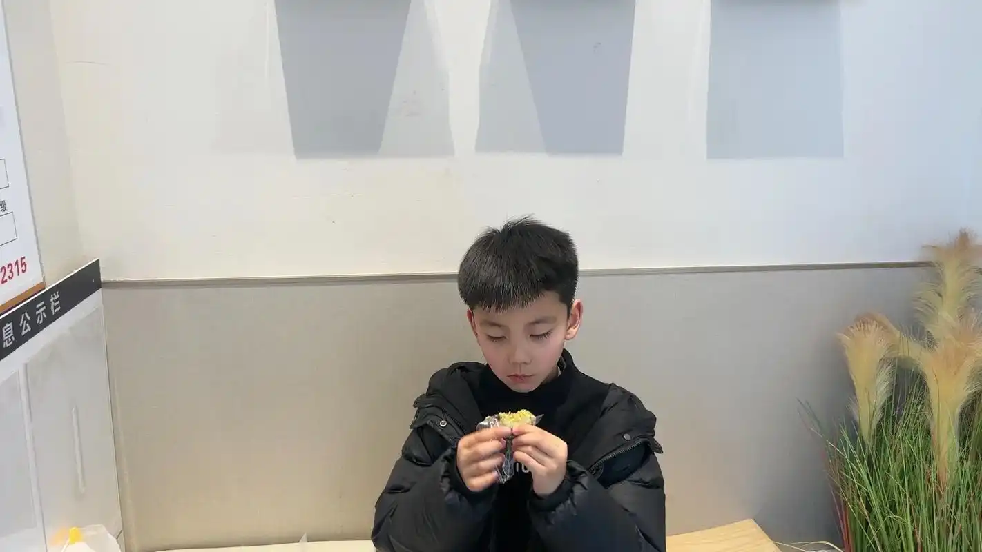 今天给我儿推头我问他弄个闪电吗,我儿说啦闪电是小孩弄的我不弄 - 抖