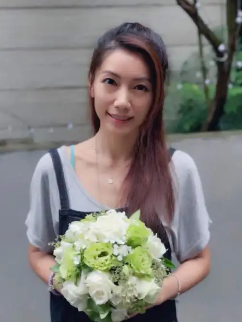 台湾女星林韦君晒近照,因情史混乱被骂退圈,今42岁仍单身无人娶