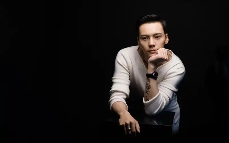 陈伟霆香奈儿insideme清醒梦境