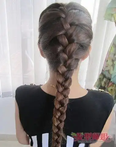 秋季怎样扎辫子好看 秋日时尚蝎子辫_发型师姐