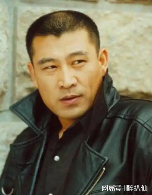 谢兰:父母都是聋哑人,嫁大11岁师小红丁克12年,39岁为爱生子|演员