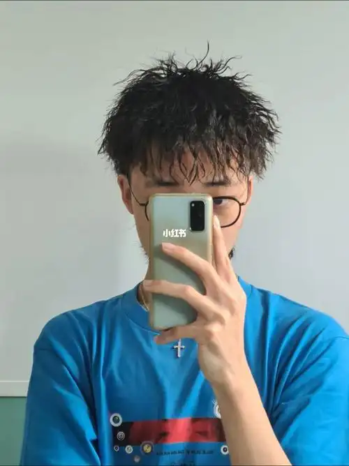 弄头发#锡纸烫  #渣男烫  #男孩烫发  #狼尾  #狼尾鲻鱼头  #动漫发型