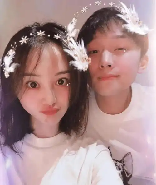 叫男友太过陌生叫老公又很普通听到郑爽对张恒的叫法网友甜到齁