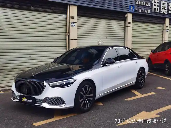 深圳施工改装奔驰s400l改装迈巴赫包围外观双拼色车身