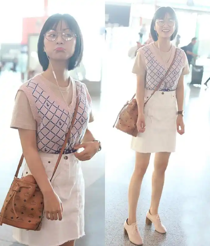 沈月机场终于穿高跟鞋,又瘦又美,总算相信她身高160cm体重90斤