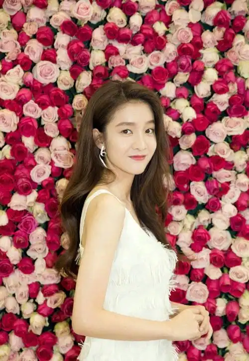 张雪迎唯美梦幻二色纱裙写真图片:仙气飘飘