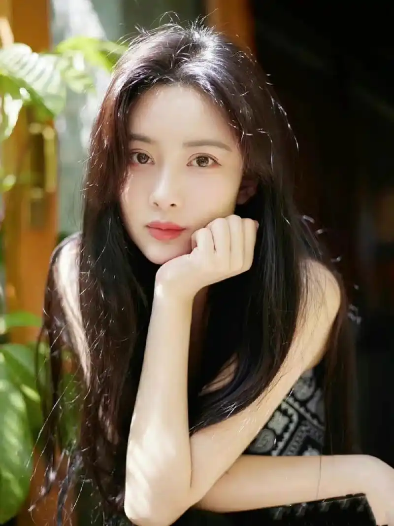 2.  赵今麦和赖冠霖俩人就是纯纯的友谊被片方炒过cp .  3.