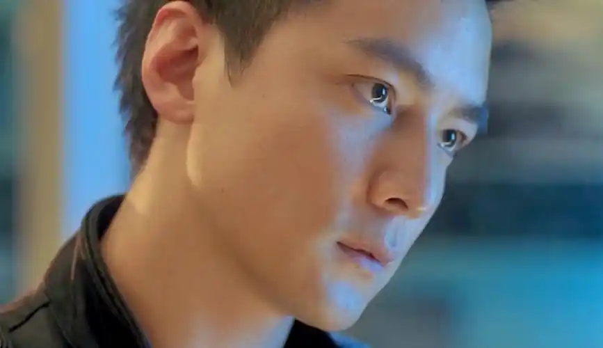 阿祖收手吧,外面都是成龙!吴彦祖颜值巅峰时期—《新警察故事》