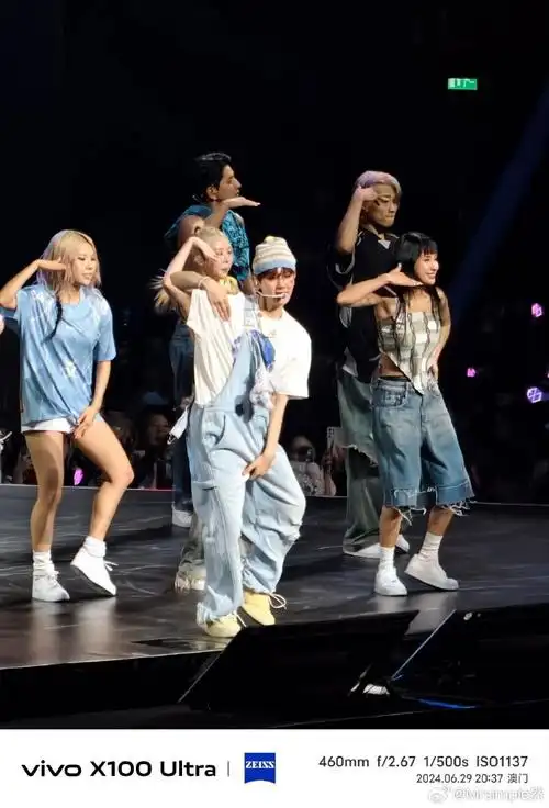 后面还对我们说了半小时的心里话,期待下次还能他和exo的演唱会