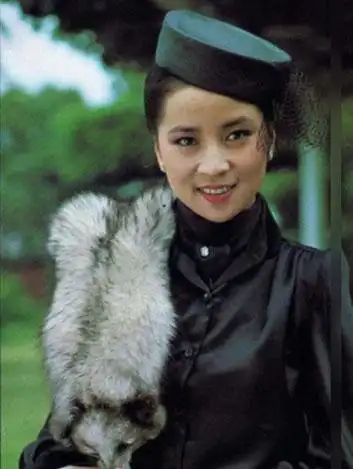 林凤娇年轻时的照片